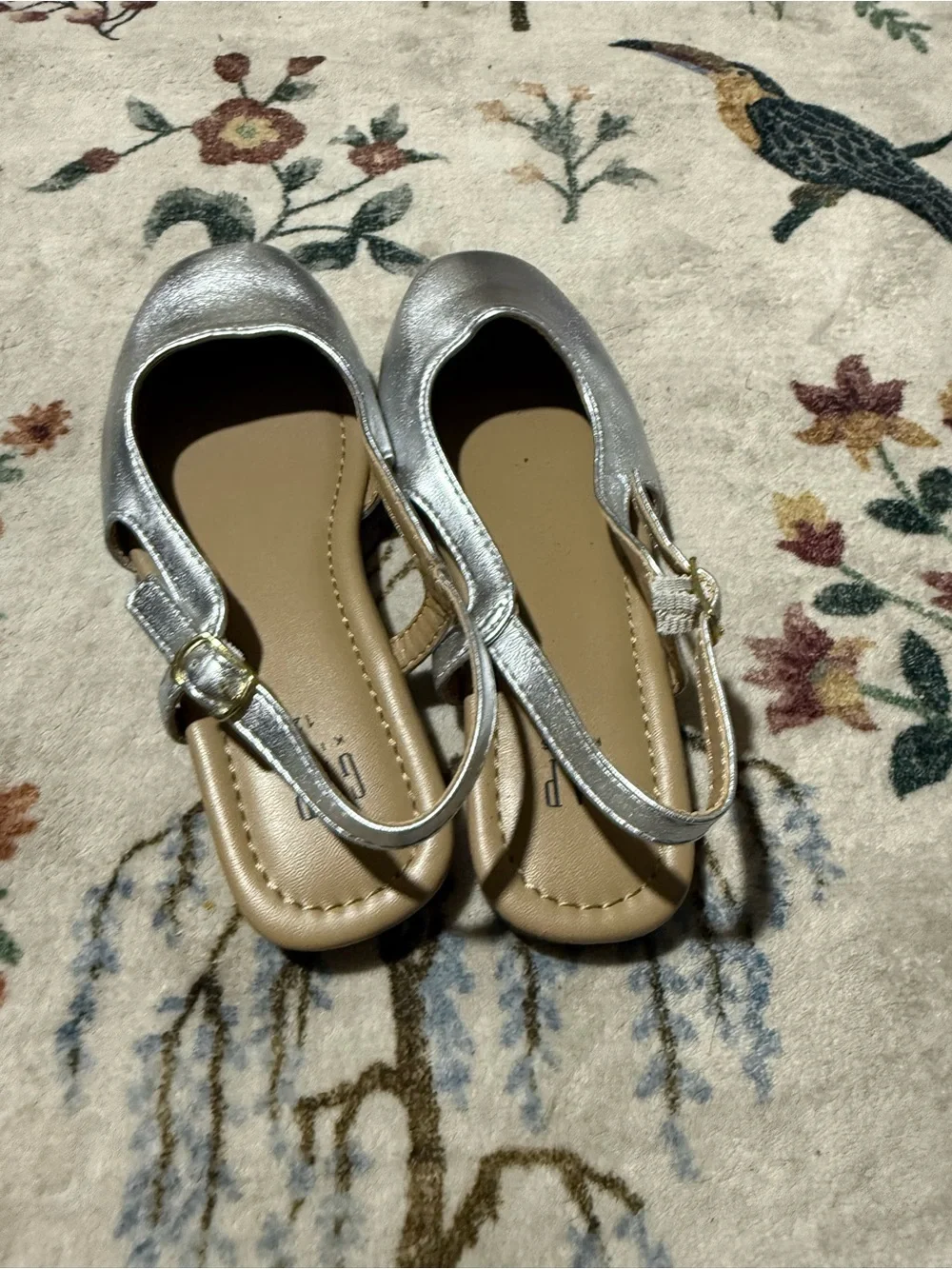 Gap kids Girls Silver Slingback Dress Flats with Adjustable Buckle 12